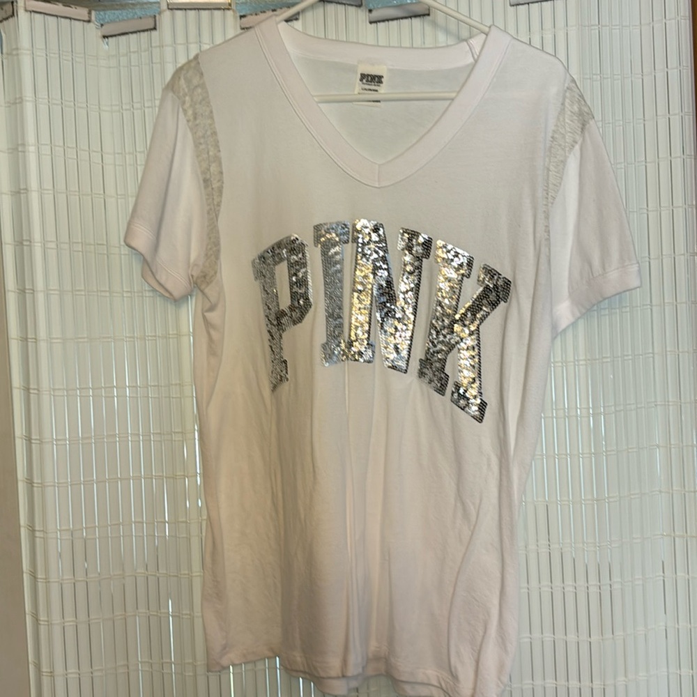Pink t-shirt white gray silver large